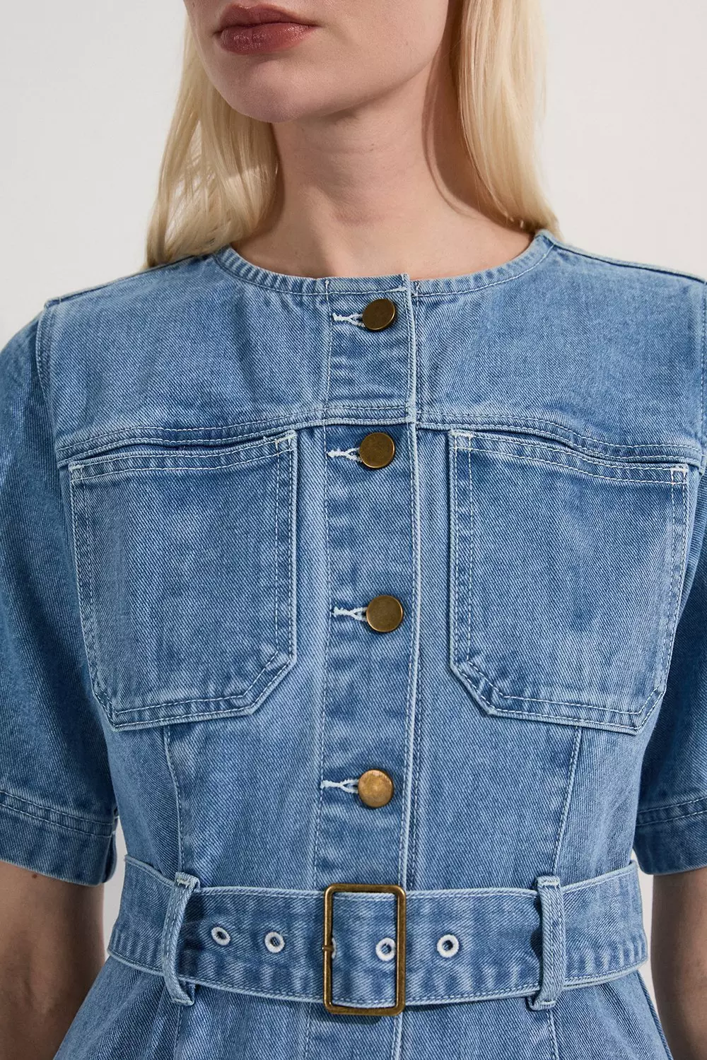 【Karen Millen】デニム ソフトウォッシュ 半袖 ベルト ドレス Denim Soft Wash Short Sleeve Belted Midi Dress | Karen Millen